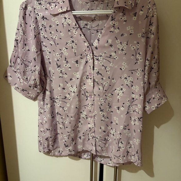 Suzy Shier Floral Purple Blouse - Picture 2 of 6